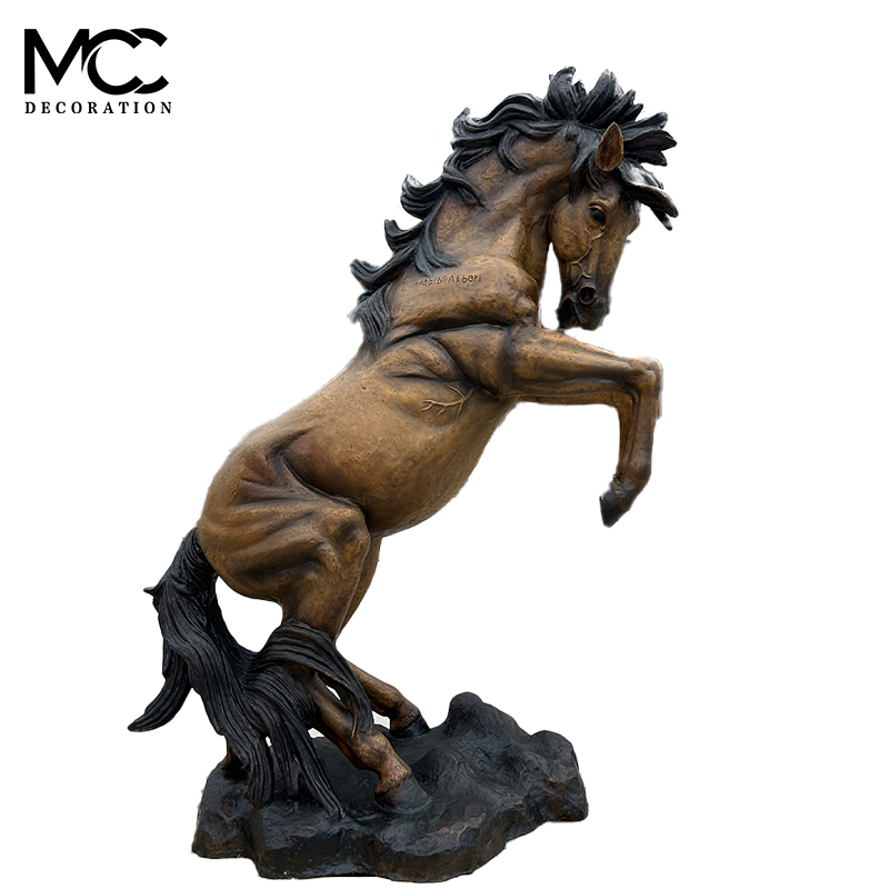 Bronze horse carving